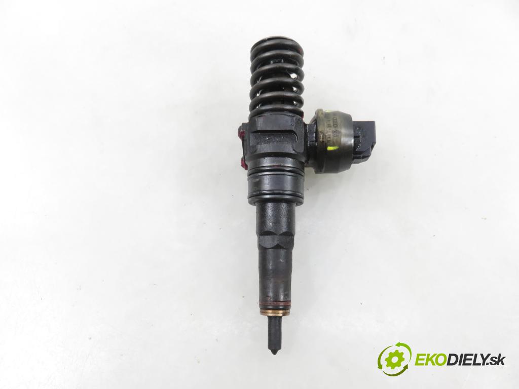 VW GOLF V (1K1) HB 2005 66,00 1.9 TDI PD 90 - BRU 1896,00 Vstrekovač 038130073AG ; 0414720215 (Vstrekovač paliva)