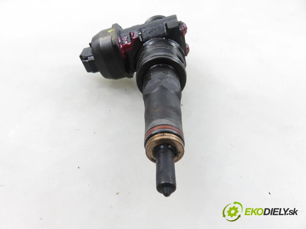 VW GOLF V (1K1) HB 2005 66,00 1.9 TDI PD 90 - BRU 1896,00 Vstrekovač 038130073AG ; 0414720215 (Vstrekovač paliva)