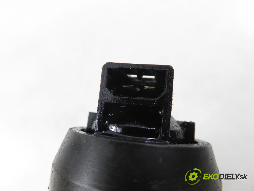 VW GOLF V (1K1) HB 2005 66,00 1.9 TDI PD 90 - BRU 1896,00 Vstrekovač 038130073AG ; 0414720215 (Vstrekovač paliva)