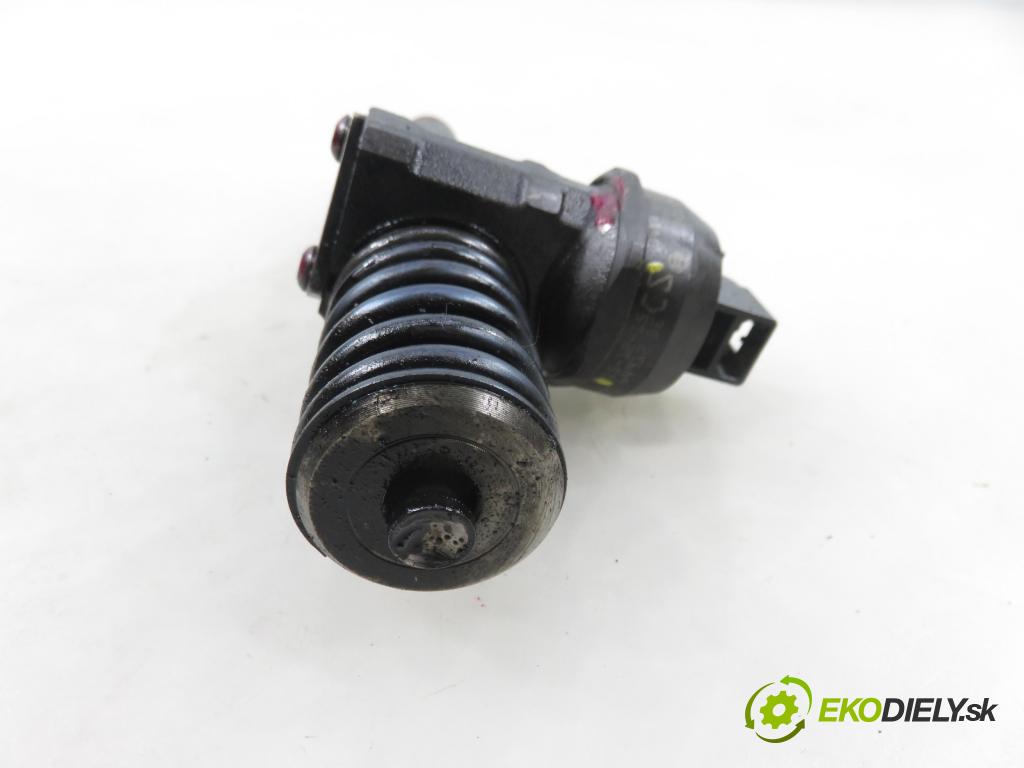 VW CADDY III Furgon (2KA, 2KH, 2CA, 2CH) FURGON 2006 77,00 1.9 TDI - BLS 1896,00 Vstrekovač 038130073BN ; 0414720313 (Vstrekovač paliva)