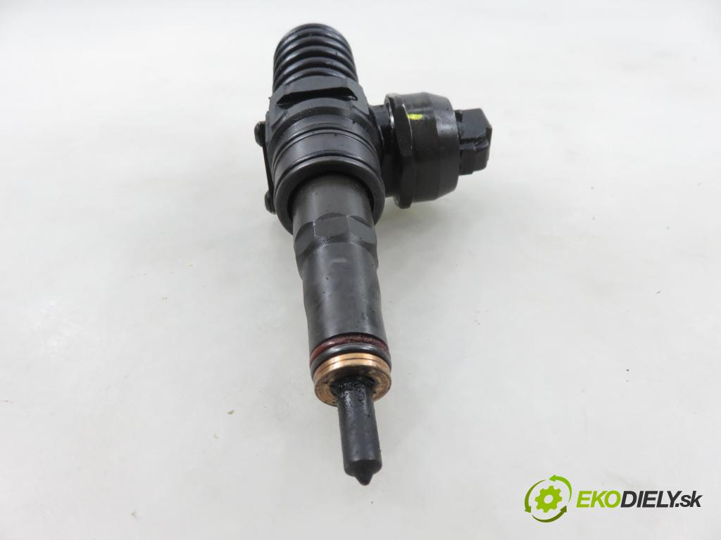 VW CADDY III Furgon (2KA, 2KH, 2CA, 2CH) FURGON 2006 77,00 1.9 TDI - BLS 1896,00 Vstrekovač 038130073BN ; 0414720313 (Vstrekovač paliva)