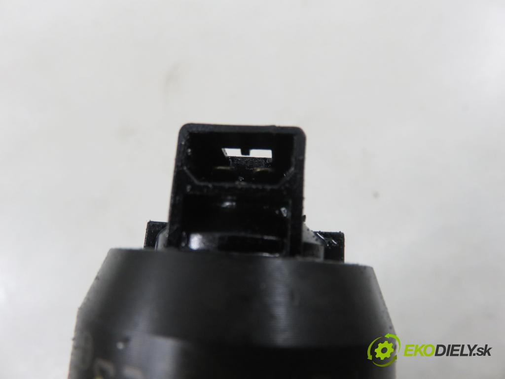 VW CADDY III Furgon (2KA, 2KH, 2CA, 2CH) FURGON 2006 77,00 1.9 TDI - BLS 1896,00 Vstrekovač 038130073BN ; 0414720313 (Vstrekovač paliva)