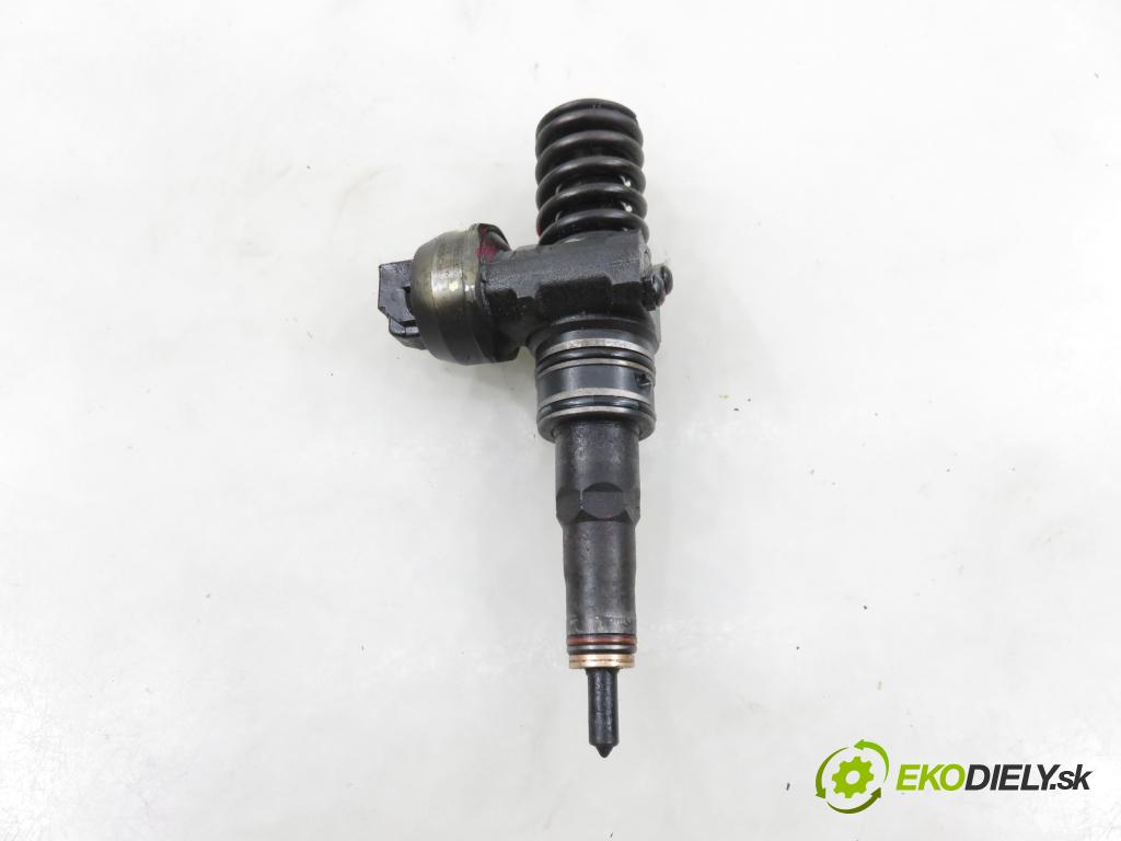 VW GOLF V (1K1) HB 2005 66,00 1.9 TDI PD 90 - BRU 1896,00 Vstrekovač 038130073AG ; 0414720215 (Vstrekovač paliva)