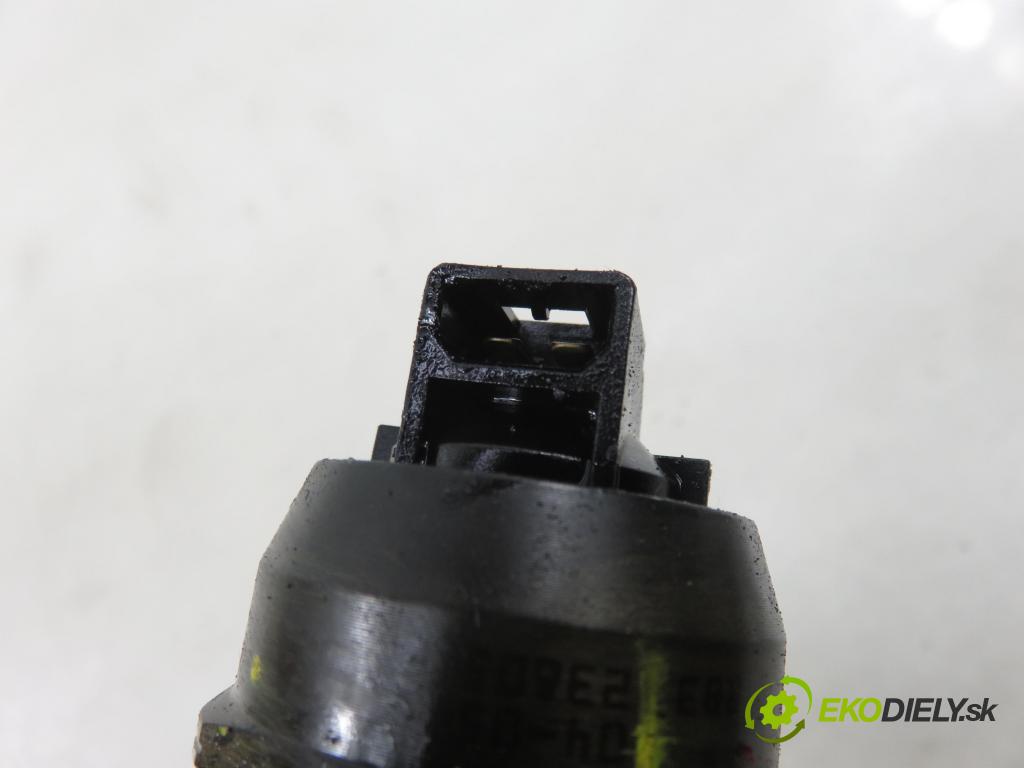 VW GOLF V (1K1) HB 2005 66,00 1.9 TDI PD 90 - BRU 1896,00 Vstrekovač 038130073AG ; 0414720215 (Vstrekovač paliva)