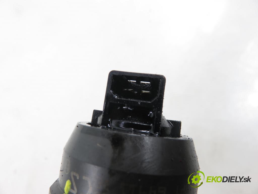 VW CADDY III Furgon (2KA, 2KH, 2CA, 2CH) FURGON 2006 77,00 1.9 TDI - BLS 1896,00 Vstrekovač 038130073BN ; 0414720313 (Vstrekovač paliva)