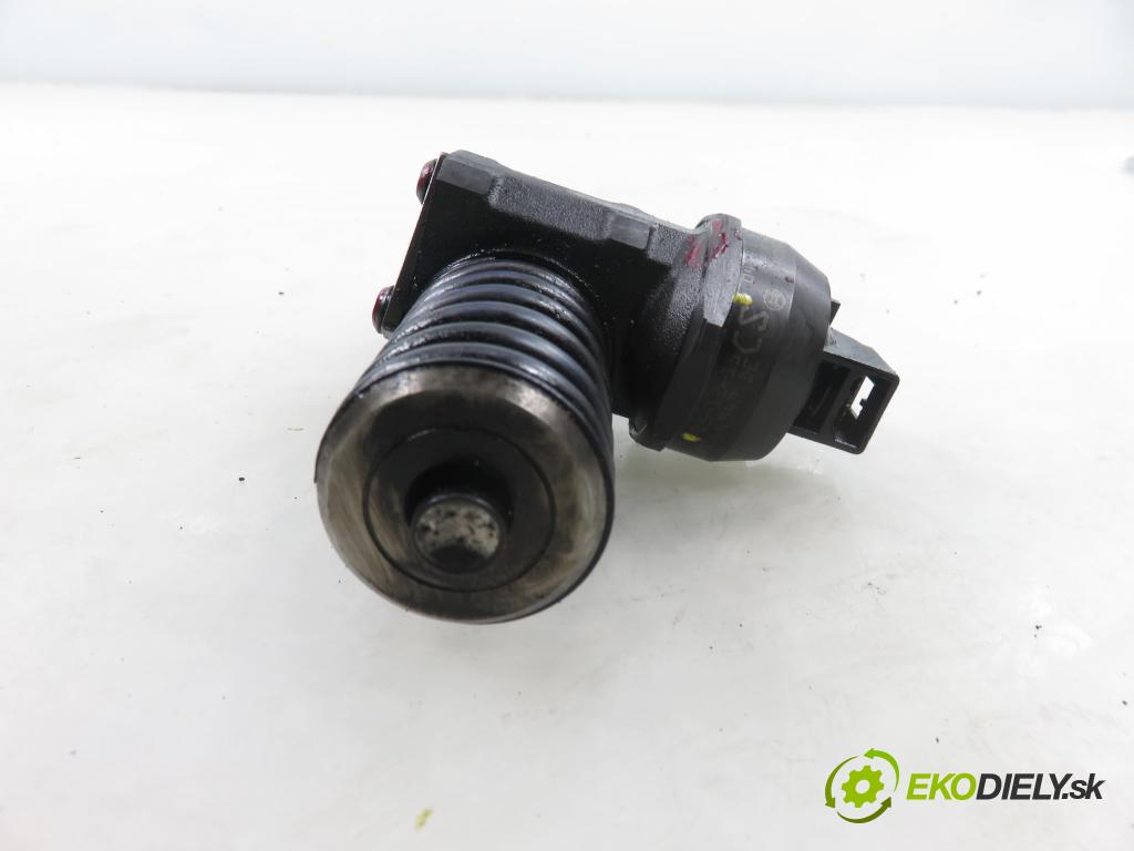 VW CADDY III Furgon (2KA, 2KH, 2CA, 2CH) FURGON 2006 77,00 1.9 TDI - BLS 1896,00 Vstrekovač 038130073BN ; 0414720313 (Vstrekovač paliva)