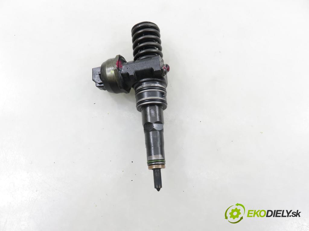 AUDI A4 Avant (8E5, B6) KOMBI 2003 96,00 1.9 TDI PD 130 - AVF 1896,00 Vstrekovač 038130073BA ; 0414720216 (Vstrekovač paliva)