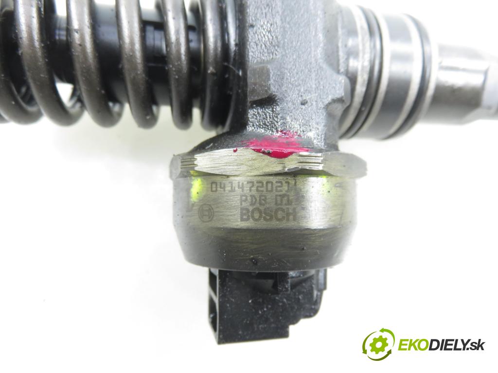 AUDI A4 Avant (8E5, B6) KOMBI 2003 96,00 1.9 TDI PD 130 - AVF 1896,00 Vstrekovač 038130073BA ; 0414720216 (Vstrekovač paliva)