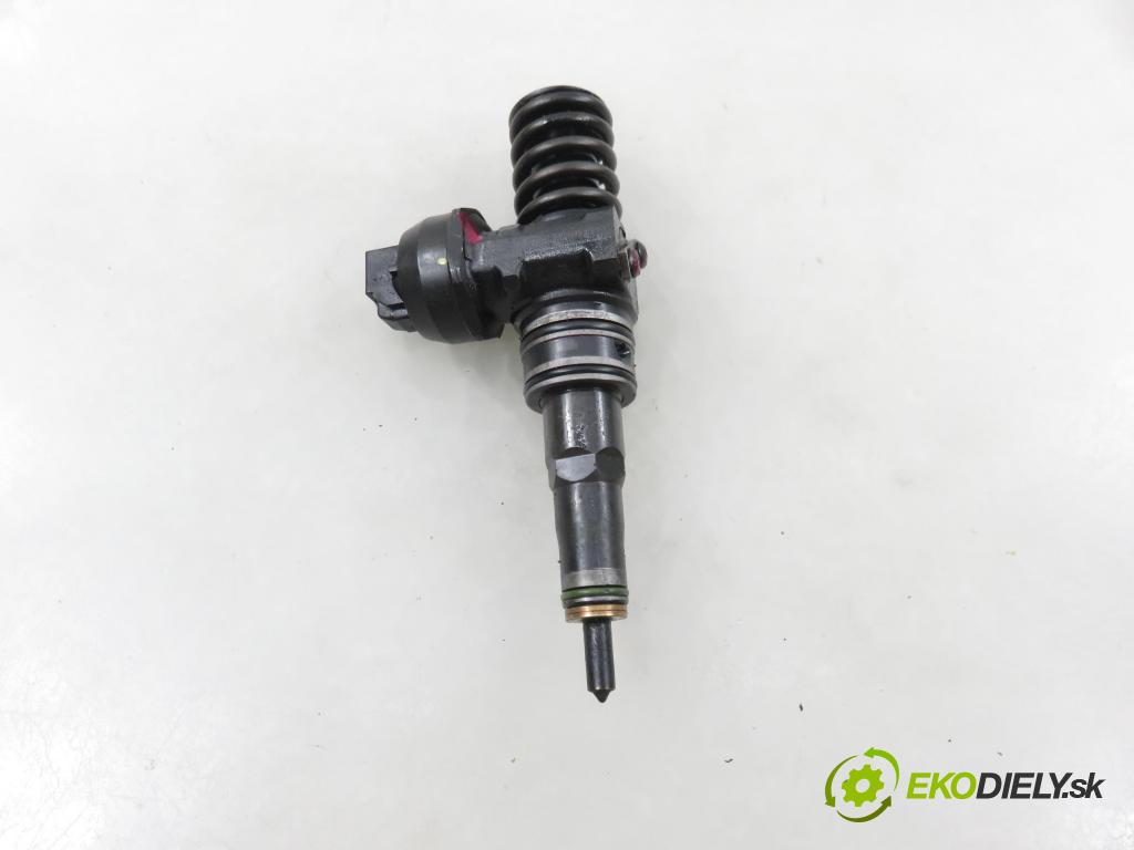 AUDI A4 Avant (8E5, B6) KOMBI 2003 96,00 1.9 TDI PD 130 - AVF 1896,00 Vstrekovač 038130073BA ; 0414720216 (Vstrekovač paliva)