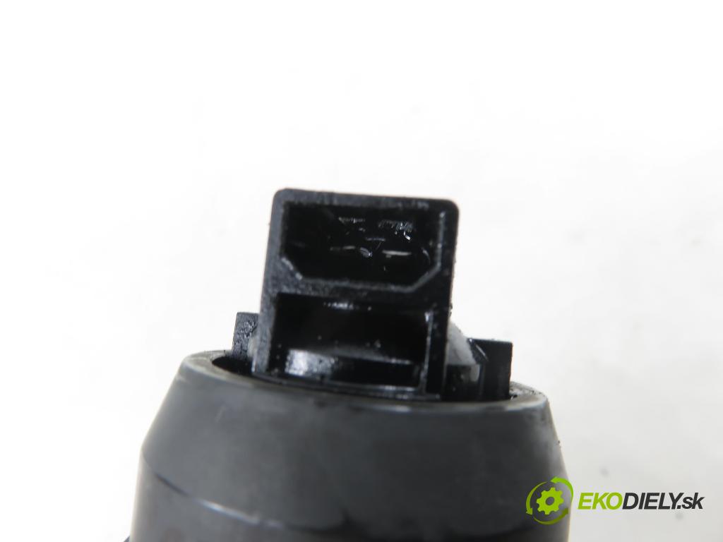 AUDI A4 Avant (8E5, B6) KOMBI 2003 96,00 1.9 TDI PD 130 - AVF 1896,00 Vstrekovač 038130073BA ; 0414720216 (Vstrekovač paliva)