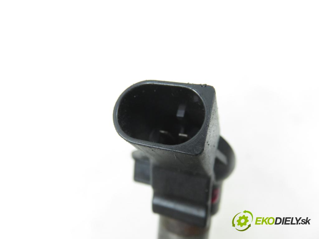 AUDI Q5 (8R) SUV 2010 176,00 3.0 TDI quattro - CCWA 2967,00 vstrekovač 059130277BE ; 0445116023 (Vstrekovač paliva)