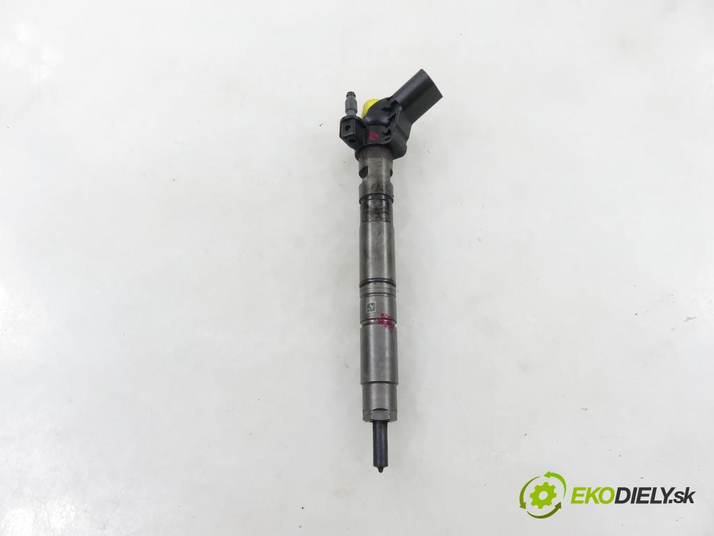 AUDI Q5 (8R) SUV 2010 176,00 3.0 TDI quattro - CCWA 2967,00 vstrekovač 059130277BE ; 0445116023 (Vstrekovač paliva)