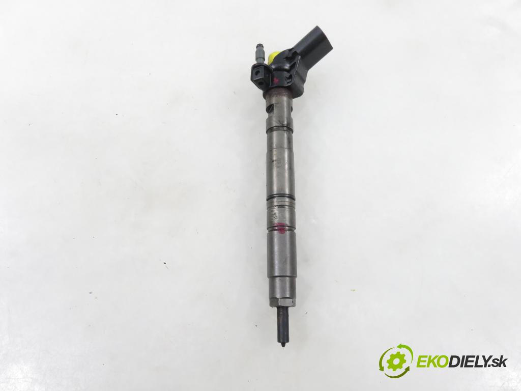 AUDI Q5 (8R) SUV 2010 176,00 3.0 TDI quattro - CCWA 2967,00 vstřikovač 059130277BE ; 0445116023 (Vstřikovač paliva)