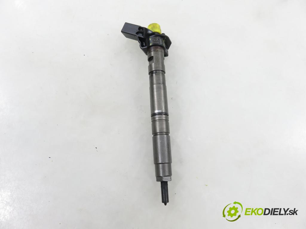 AUDI Q5 (8R) SUV 2010 176,00 3.0 TDI quattro - CCWA 2967,00 vstrekovač 059130277BE ; 0445116023 (Vstrekovač paliva)