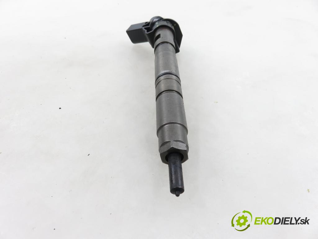 AUDI Q5 (8R) SUV 2010 176,00 3.0 TDI quattro - CCWA 2967,00 vstrekovač 059130277BE ; 0445116023 (Vstrekovač paliva)