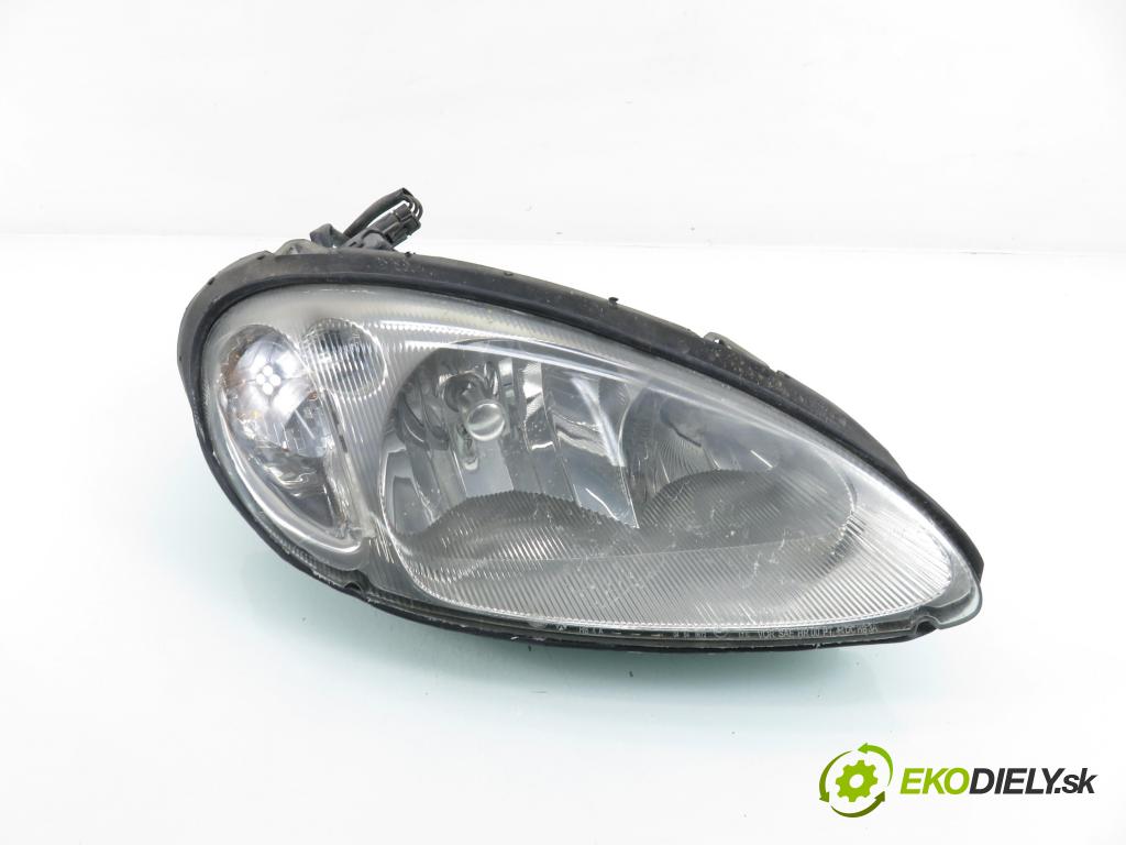 CHRYSLER PT CRUISER (PT_) MINIVAN 2001 104,00 2 - ECC 1996,00 Svetlo PP 