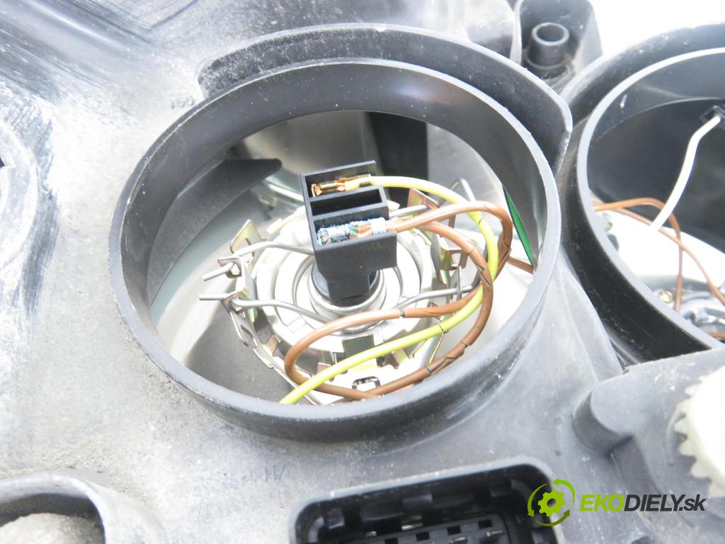 RENAULT ESPACE IV (JK0/1_) MINIVAN 2005 85,00 1.9 dCi 116 - F9Q 820 1870,00 Svetlo LP