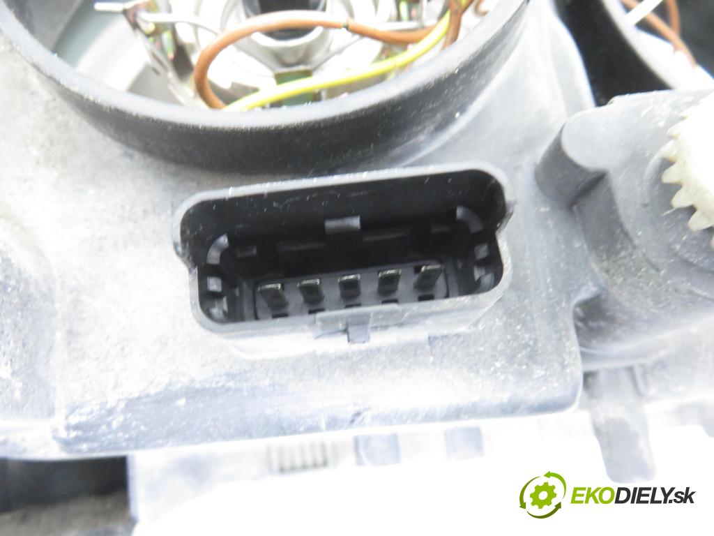 RENAULT ESPACE IV (JK0/1_) MINIVAN 2005 85,00 1.9 dCi 116 - F9Q 820 1870,00 Svetlo LP