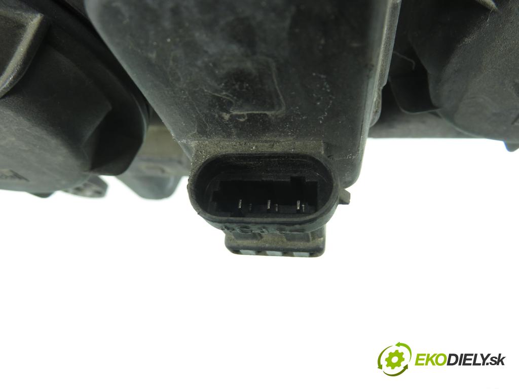 RENAULT SCENIC I (JA0/1_) MINIVAN 2000 70,00 1.4 16V 95 -  K4J 750 1390,00 světlo LP 7700432098 ; 7701047604