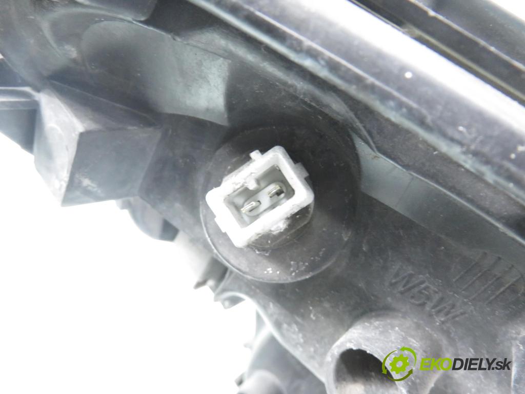 RENAULT SCENIC I (JA0/1_) MINIVAN 2000 70,00 1.4 16V 95 -  K4J 750 1390,00 světlo LP 7700432098 ; 7701047604