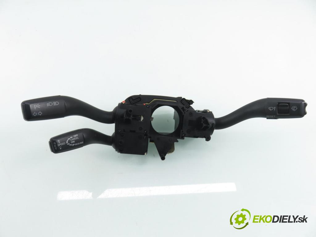 AUDI A4 (8E2, B6) SEDAN 2001 96,00 1.9 TDI PD 130 - AWX 1896,00 páčka/prepínač 8E0953549L