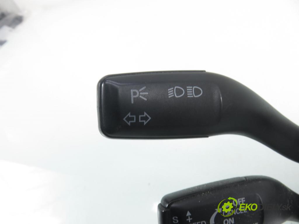 AUDI A4 (8E2, B6) SEDAN 2001 96,00 1.9 TDI PD 130 - AWX 1896,00 páčka/prepínač 8E0953549L