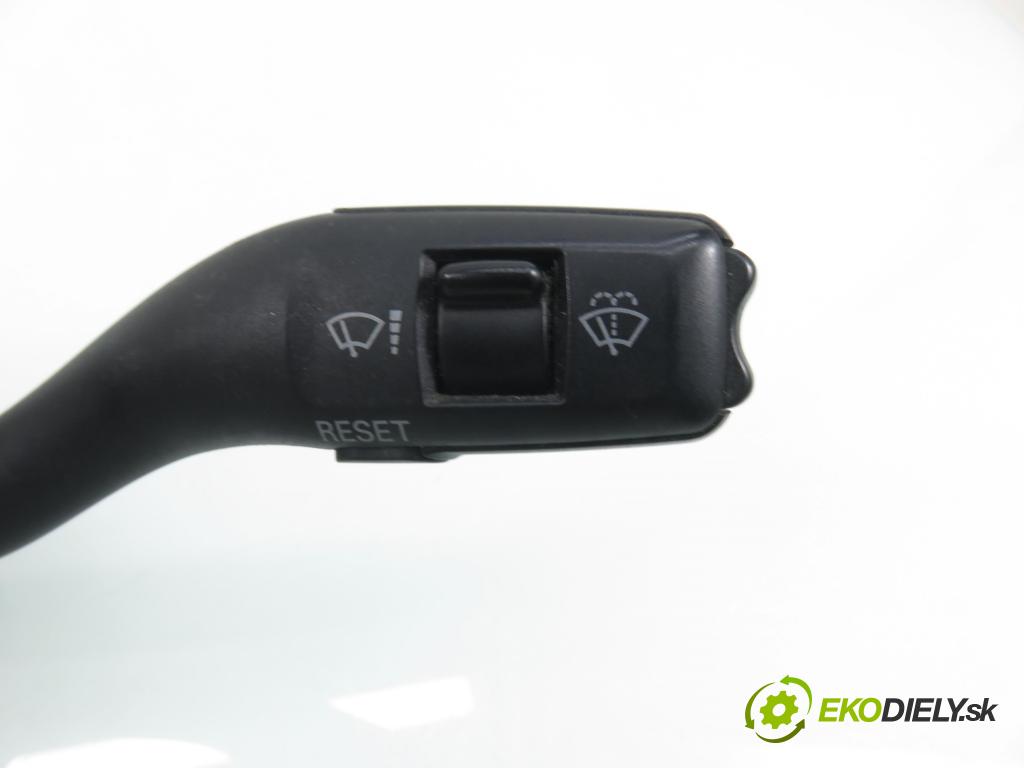 AUDI A4 (8E2, B6) SEDAN 2001 96,00 1.9 TDI PD 130 - AWX 1896,00 páčka/prepínač 8E0953549L