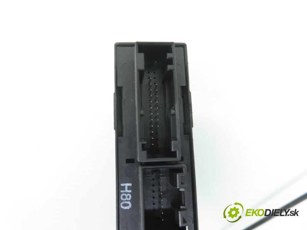 AUDI A4 (8E2, B6) SEDAN 2001 96,00 1.9 TDI PD 130 - AWX 1896,00 Mechanizmus okien 8E1959801B ; 5WK47002BBF