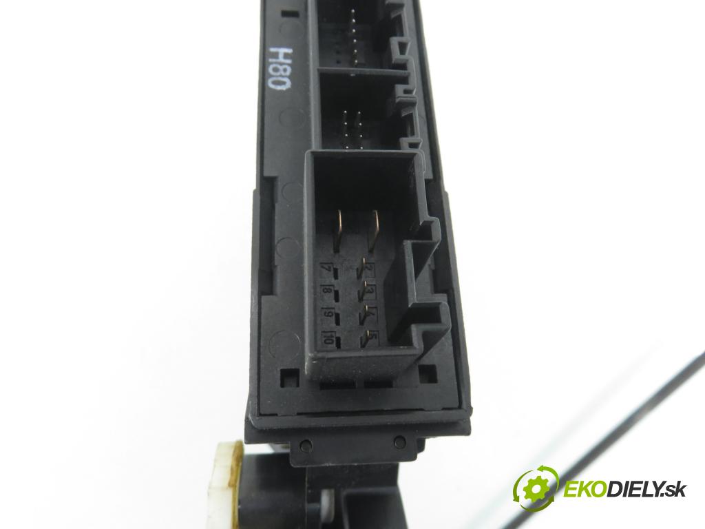 AUDI A4 (8E2, B6) SEDAN 2001 96,00 1.9 TDI PD 130 - AWX 1896,00 Mechanizmus okien 8E1959801B ; 5WK47002BBF