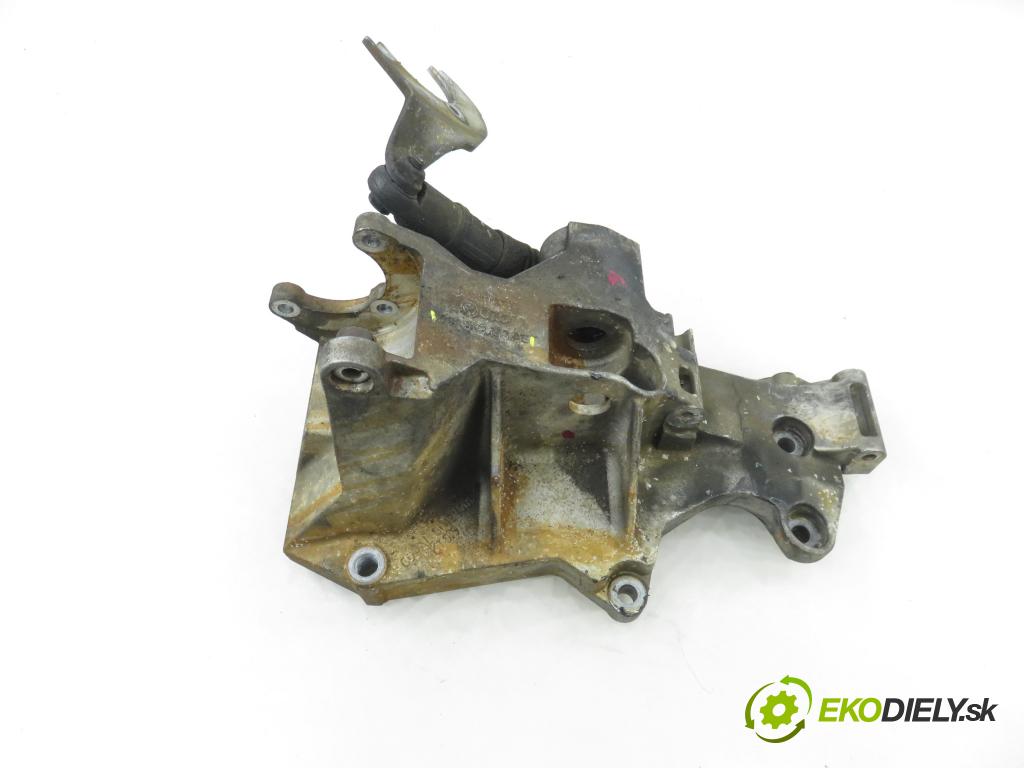 VW PASSAT B5.5 (3B3) SEDAN 2001 74,00 1.9 TDI PD 101 - AVB 1896,00 Uchytenie alternátora 038903143AE ; 038145283