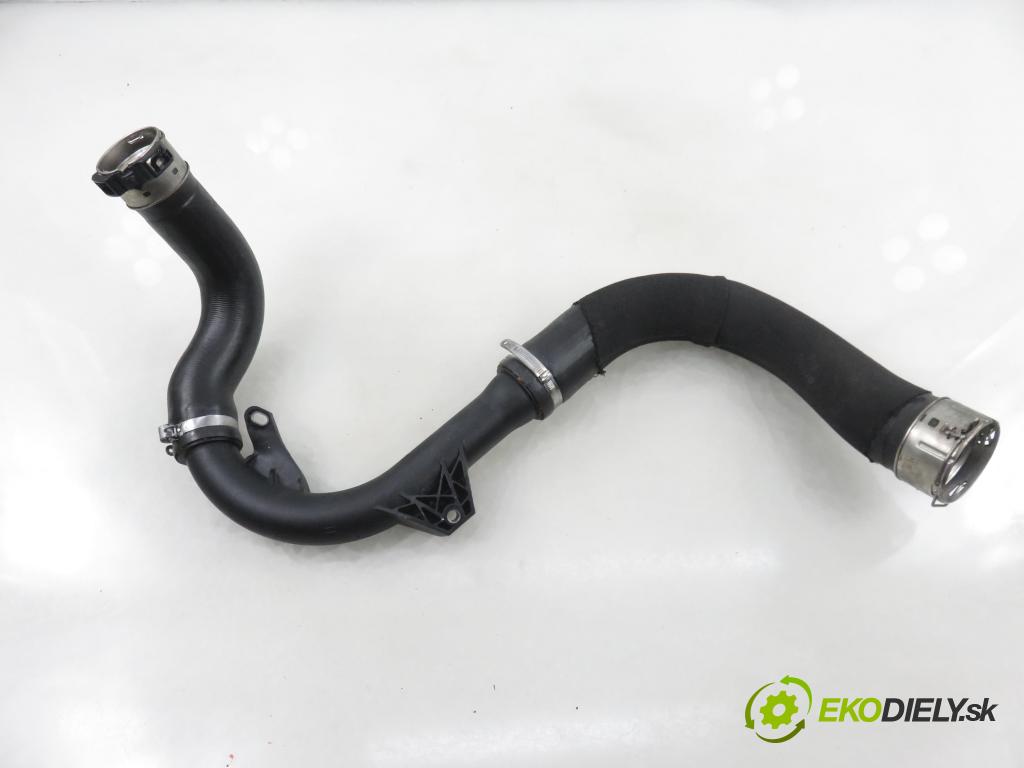 DACIA DUSTER (HM_) SUV 2021 74,00 1.0 TCe 100 (HMMT) 999,00 Rúra prívodu vzduchu 400000643001 ; 144604864R ; 310000195603