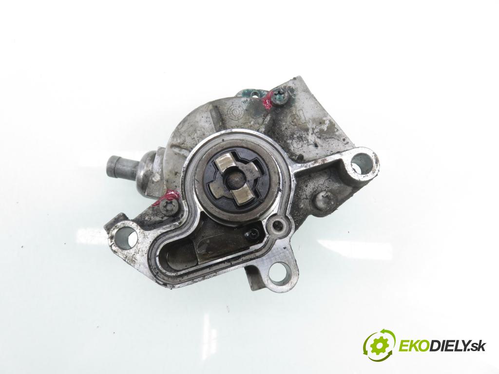 VW GOLF IV (1J1) HB 2001 66,00 1.9 TDI 90 - ALH 1896,00 pumpa vakuová 038145101B