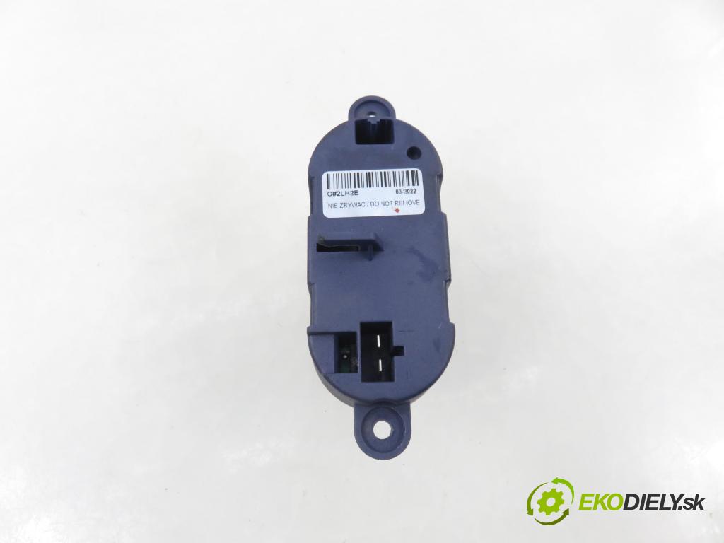 RENAULT ESPACE IV (JK0/1_) MINIVAN 2005 85,00 1.9 dCi 116 - F9Q 820 1870,00 rezistor / reostat kúrenia 