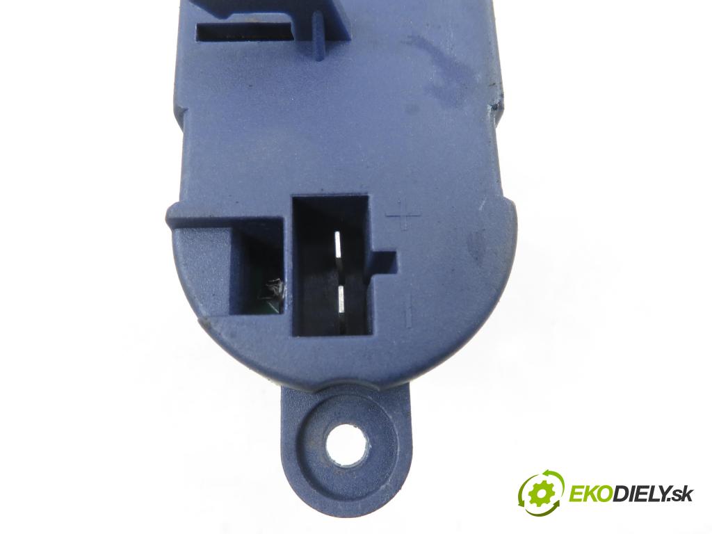 RENAULT ESPACE IV (JK0/1_) MINIVAN 2005 85,00 1.9 dCi 116 - F9Q 820 1870,00 rezistor / reostat kúrenia