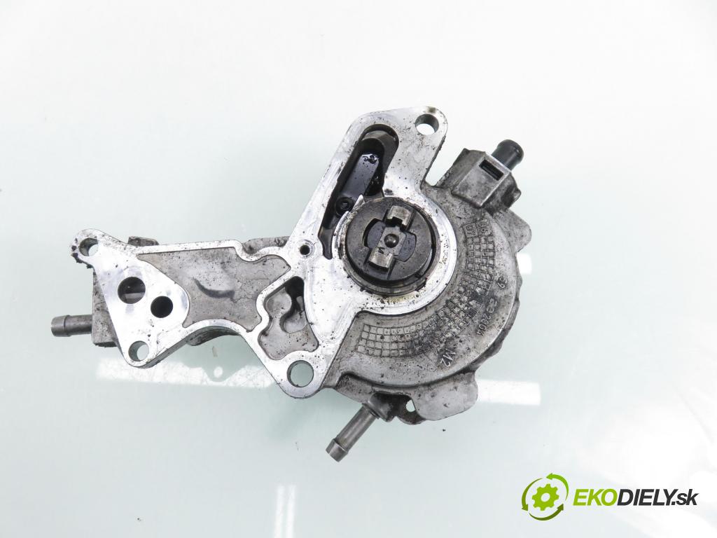 VW PASSAT B5.5 Variant (3B6) KOMBI 2002 96,00 1.9 TDI - AWX 1896,00 Pumpa vákuová 038145209N