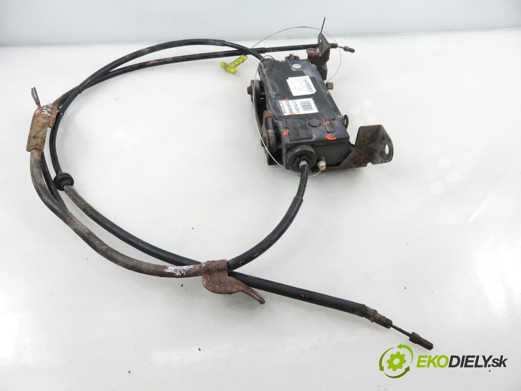 RENAULT ESPACE IV (JK0/1_) MINIVAN 2005 85,00 1.9 dCi 116 - F9Q 820 1870,00 BRZDA: ručny elektrický 8200418646