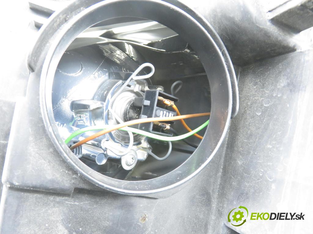 PEUGEOT 307 SW (3H) KOMBI 2007 103,00 2.0 16V - RFN (EW10J4) 1997,00 Svetlo PP 9681832280