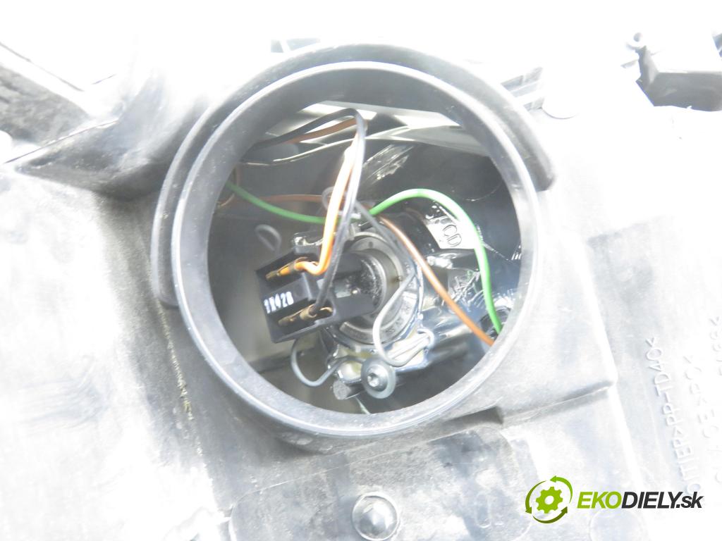 PEUGEOT 307 SW (3H) KOMBI 2007 103,00 2.0 16V - RFN (EW10J4) 1997,00 Svetlo LP 9681834880