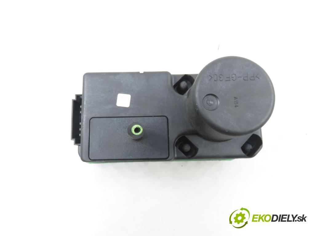 VW PASSAT B3/B4 Variant (3A5, 35I) KOMBI 1994 66,00 1.9 TDI - 1Z 1896,00 pumpa zámku centrálneho 3A0962257