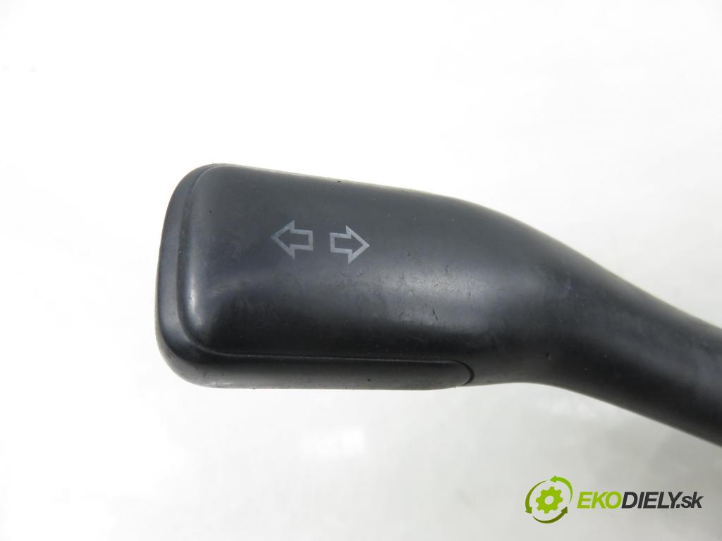 VW PASSAT B3/B4 Variant (3A5, 35I) KOMBI 1994 66,00 1.9 TDI - 1Z 1896,00 páčka/prepínač 8L0953513G