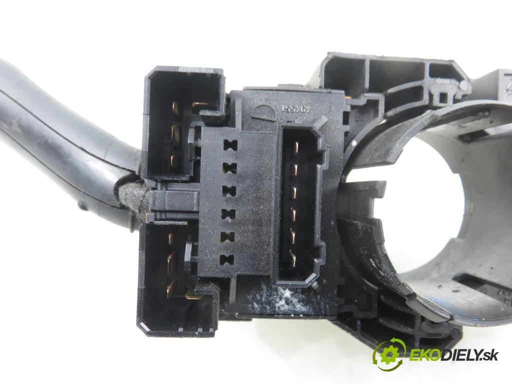 VW PASSAT B3/B4 Variant (3A5, 35I) KOMBI 1994 66,00 1.9 TDI - 1Z 1896,00 páčka/prepínač 8L0953513G