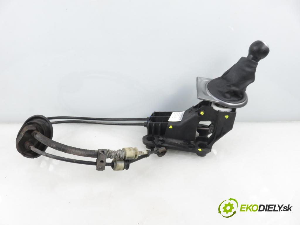 CITROEN C4 I (LC_) HB 2009 65,00 1.4 16V - KFU (ET3J4) 1360,00 ZVEDÁK: