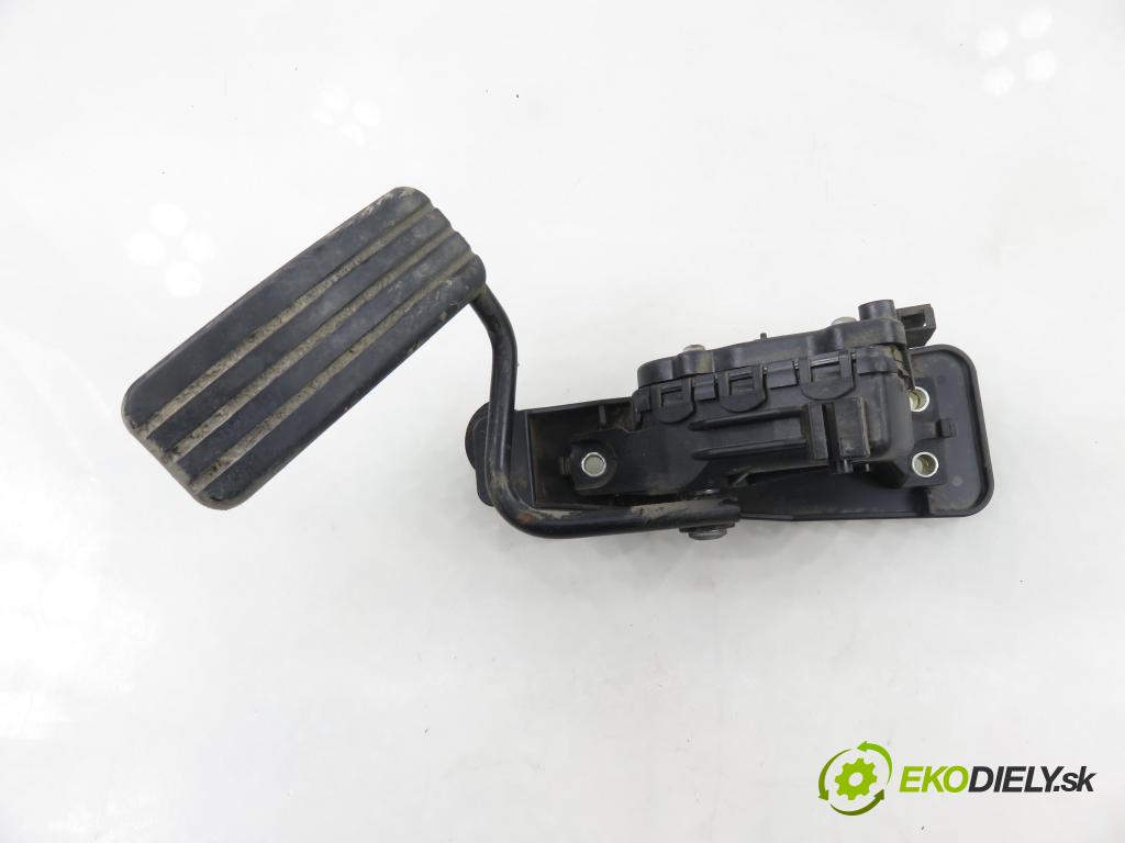 RENAULT ESPACE IV (JK0/1_) MINIVAN 2007 100,00 2.0 (JK09) - F4R 792 1998,00 potenciometr plynového pedálu 8200700381 ; 6PV00811922 (Potenciometr plynového pedálu)