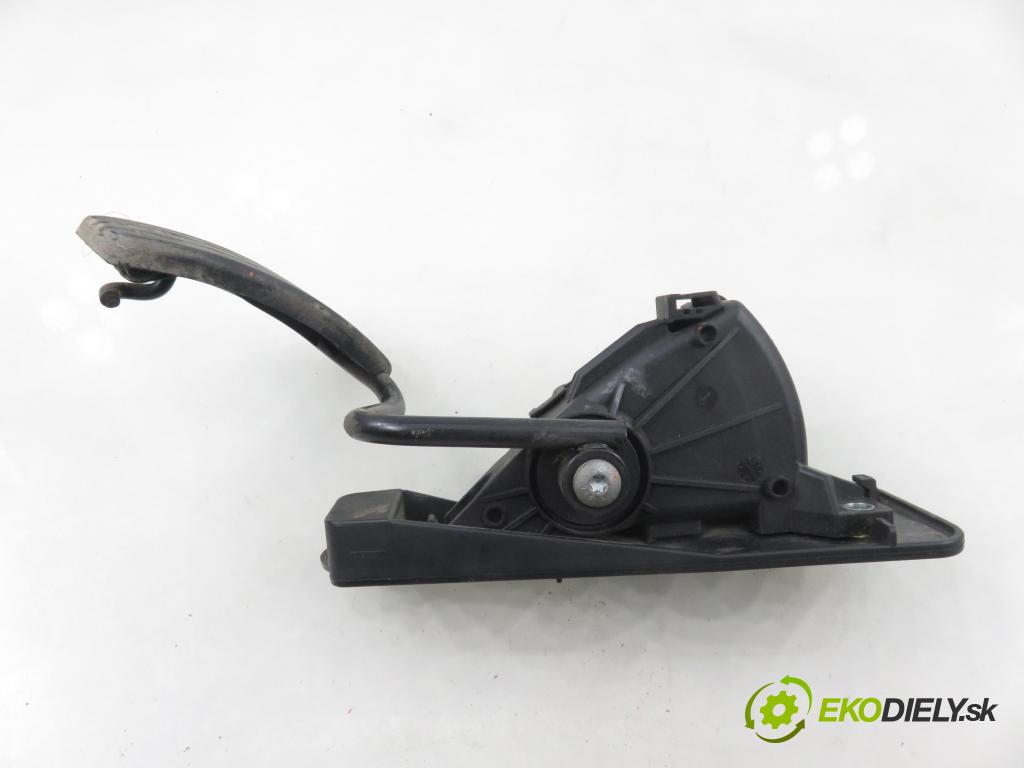 RENAULT ESPACE IV (JK0/1_) MINIVAN 2007 100,00 2.0 (JK09) - F4R 792 1998,00 potenciometr plynového pedálu 8200700381 ; 6PV00811922 (Potenciometr plynového pedálu)