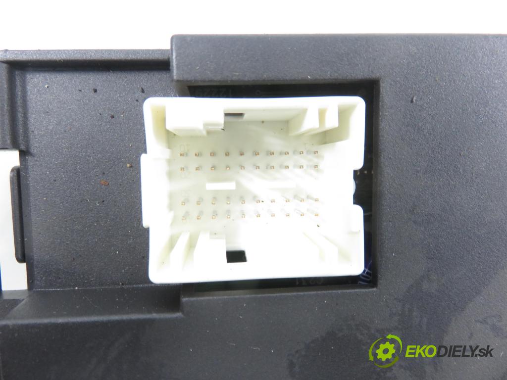 RENAULT ESPACE IV (JK0/1_) MINIVAN 2007 100,00 2.0 (JK09) - F4R 792 1998,00 MODUL komfortu 8200742631