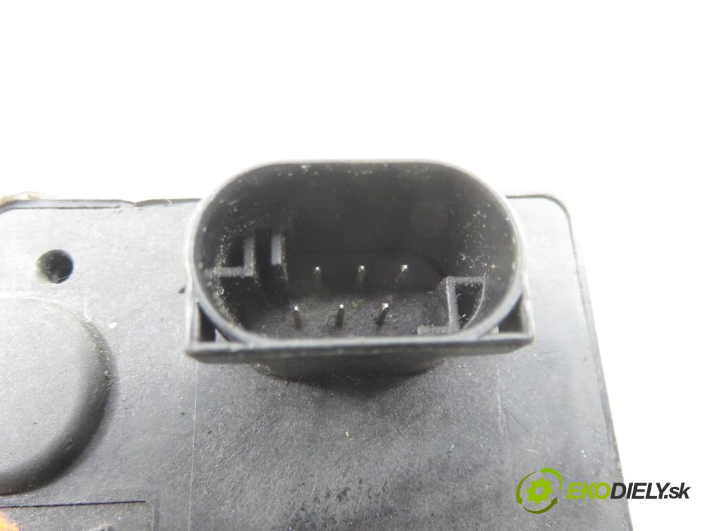 RENAULT ESPACE IV (JK0/1_) MINIVAN 2007 100,00 2.0 (JK09) - F4R 792 1998,00 blokáda tyče volantu 8200033233