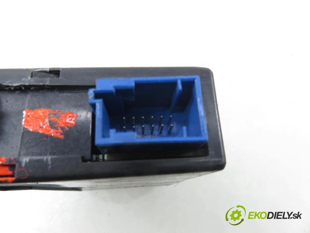 RENAULT ESPACE IV (JK0/1_) MINIVAN 2007 100,00 2.0 (JK09) - F4R 792 1998,00 CZYTNIK KARTY: