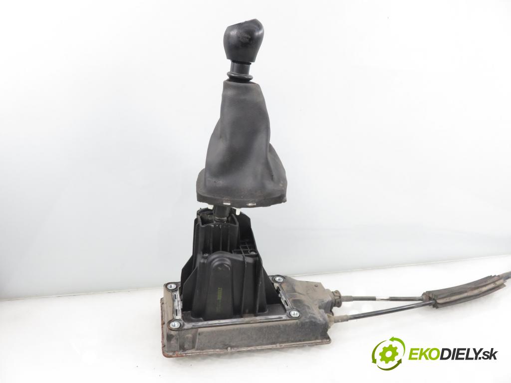 RENAULT ESPACE IV (JK0/1_) MINIVAN 2007 100,00 2.0 (JK09) - F4R 792 1998,00 ZVEDÁK: 