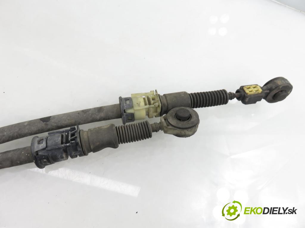 RENAULT ESPACE IV (JK0/1_) MINIVAN 2007 100,00 2.0 (JK09) - F4R 792 1998,00 ZVEDÁK: