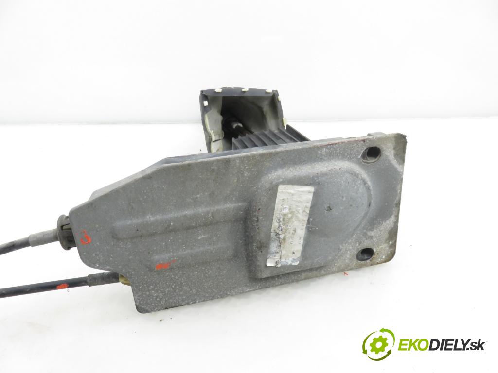 RENAULT ESPACE IV (JK0/1_) MINIVAN 2007 100,00 2.0 (JK09) - F4R 792 1998,00 ZVEDÁK: